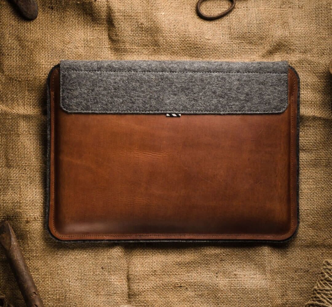 Leather MacBook Pro - Classic Brown 3 1 - Leather Bags NZ